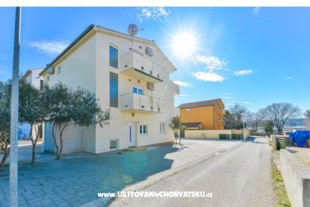 Apartments Adria Sv. Filip i Jakov Croatia