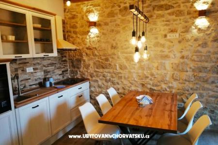 Dalmatinska kamena kuća Sv. Filip i Jakov Croatia