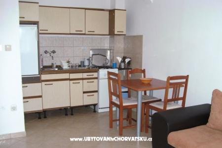 Apartments & rooms Brist photo 4