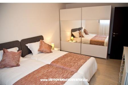 Apartment Marinko, Kaštel Gomilica photo 2
