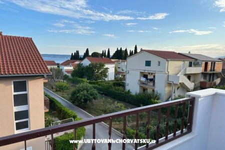 Apartment Tonko Kastela Croatia
