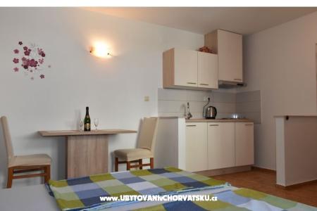 Apartments Jelena photo 4