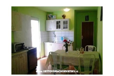 Villa Sandra - apartmani s  bazenom photo 4