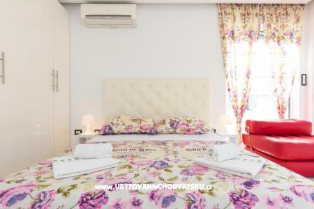 Apartments &amp; Rooms DDD2 photo 2