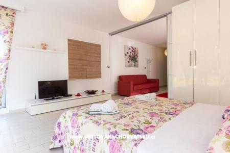 Apartments &amp; Rooms DDD2 photo 4