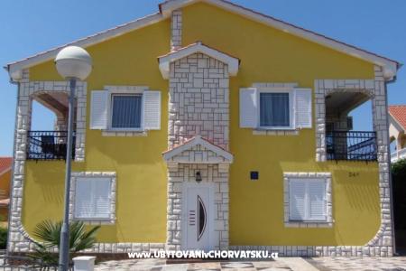 Apartments Blazevic, Njivice photo 2