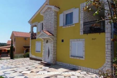 Apartments Blazevic, Njivice photo 3