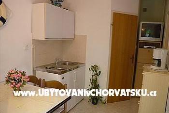 Apartment Mihael + free boat trip photo 5