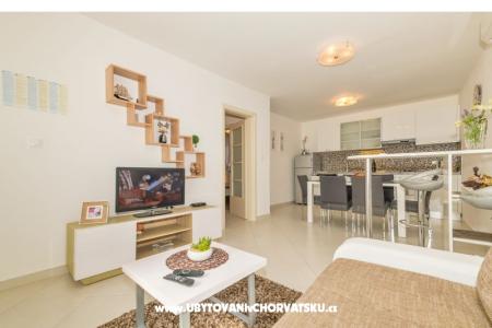 Makarska 1 photo 2
