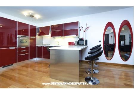 Apartments Romilda, by the beach photo 4