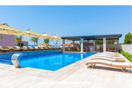 Luxury Aparthotel photo 2