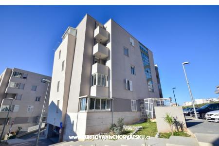 Sunshine Apartment Makarska photo 3