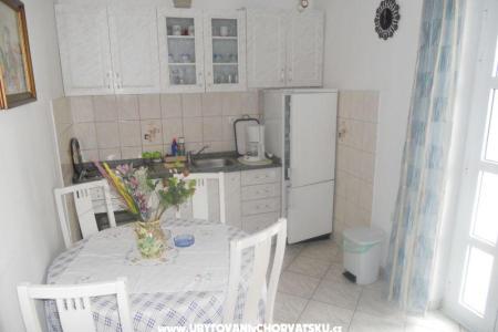 Apartments Jelaska photo 3