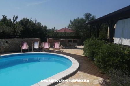 Sunny pool Apartments photo 5