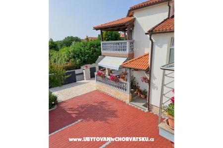 Apartments Mila-Casa Bianca  Medulin Croatia