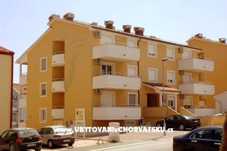 Apartments Flora photo 4