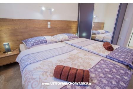 Apartments Komešić photo 5