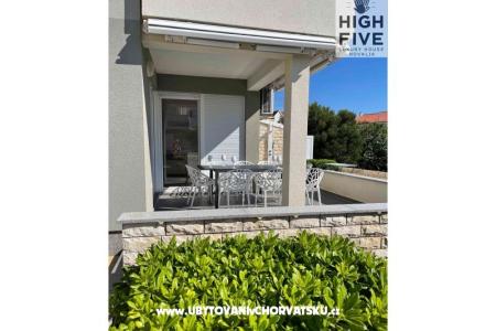 High Five Luxury House Novalja photo 4