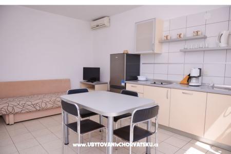 Apartments Milka Novalja photo 2