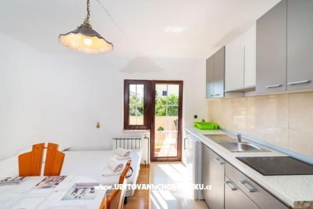 Villa Omra Apartments photo 3