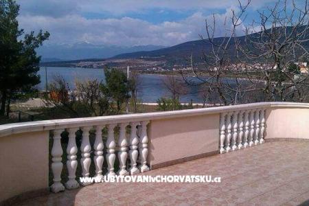 Apartment Dedi photo 2
