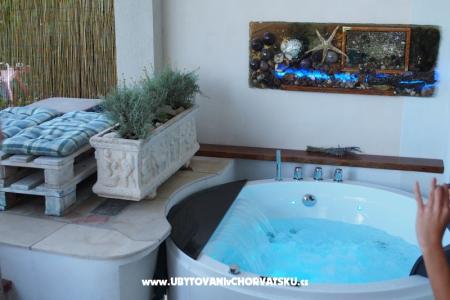 u2 adria photo 2