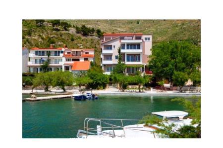 Apartments Ana Omis Croatia