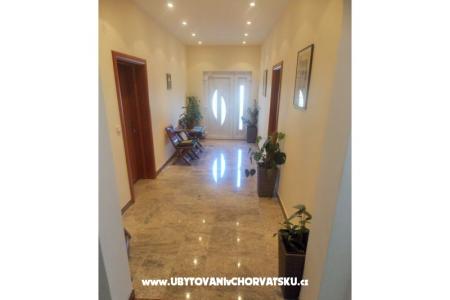 Apartments Banović photo 2
