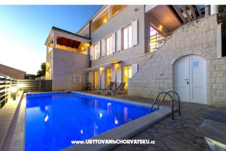 Apartments Ivan i Ian  – Omis Croatia