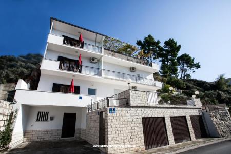 Apartments Ivica Omis Croatia