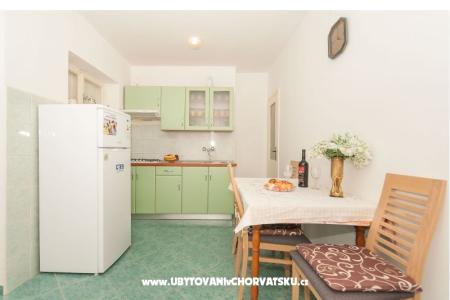 Apartments Neda Vulić Omis Croatia