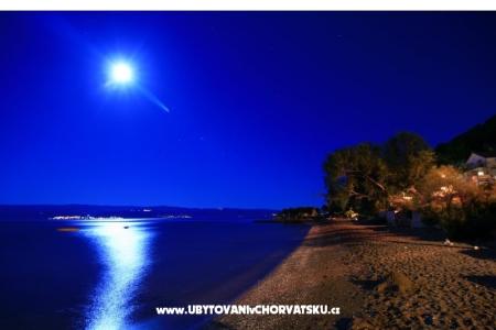 Apartments  Šime Omis Croatia