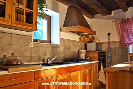 Stone house photo 4