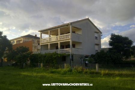 Apartments Ćurić Povljana photo 2