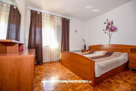 Apartments Lana photo 3