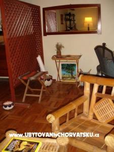 Renovated old house near sea in Pag photo 4