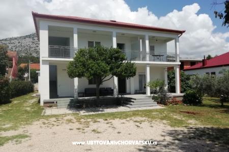 Apartments Buco - Smiljana Starigrad Paklenica Croatia
