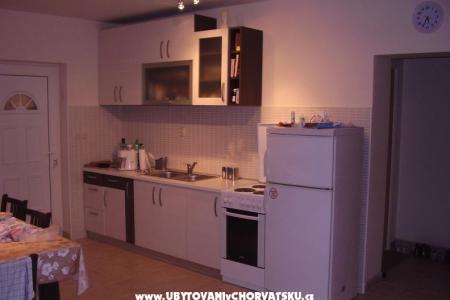 Apartment Damira photo 2
