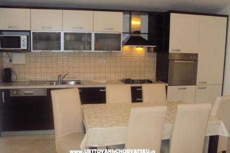 Apartment Lovre photo 2