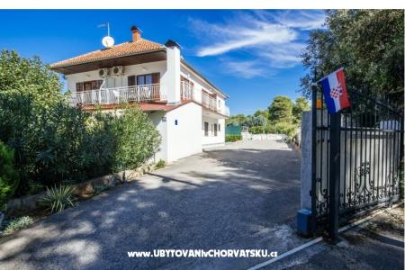 Apartments Jelena Pakostane Croatia