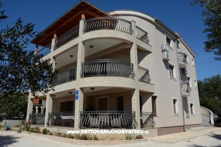 Apartments Silvija Pakostane Croatia