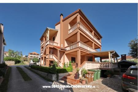 Apartments Martin Pakostane Croatia