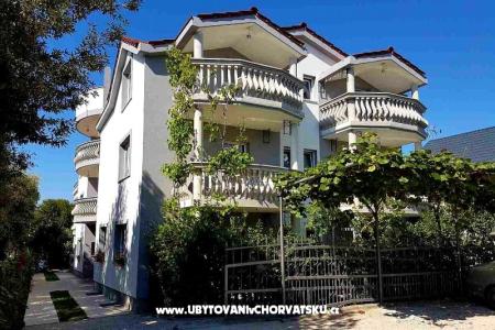 Apartments Ivišić Pakostane Croatia