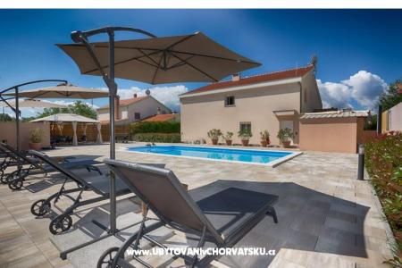  House with pool - Villa Marijana  photo 3
