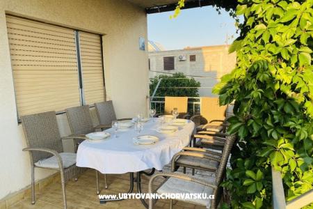 Villa Ana , one min walk to beach photo 2