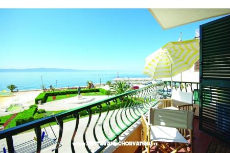 Seafront Studio Apartment + Balcony photo 2