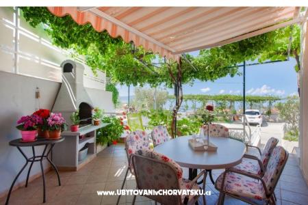 Apartments MARINA - Villa NEDIKA Podgora Croatia