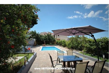 Wide Apartment with Pool  photo 2