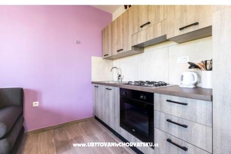 Apartments s bazenom Cvita/Podstrana photo 3