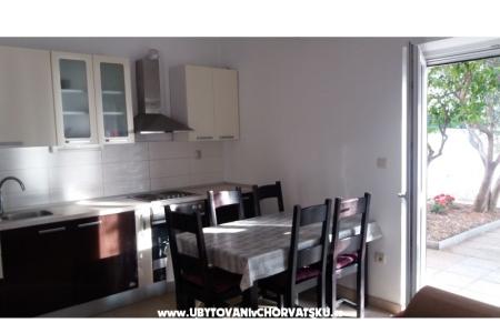 Apartments Filip Vlašić Podstrana Croatia